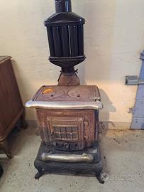 stufa antica di ghisa 