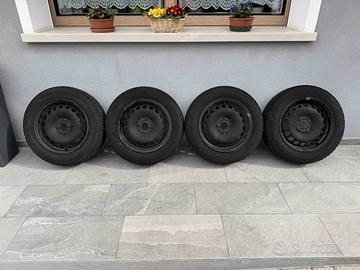 4 gomme invernali 185/65 R15 Riken + cerchi