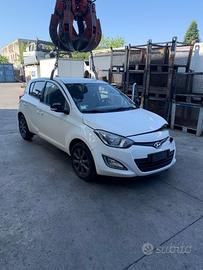 Ricambi Hyundai i20 2014 - Vari veicoli per ricamb