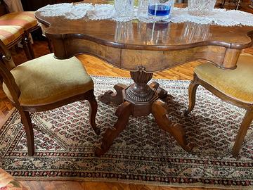 Tavolino da centro a "fagiolo"