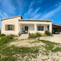 Alghero Casa indipendente con ampio terreno