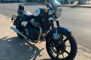 Royal Enfield Super Meteor 650 anno 2023