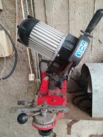 Compact affila catene