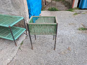 tavolo da appoggio con cestino vintage anni 70