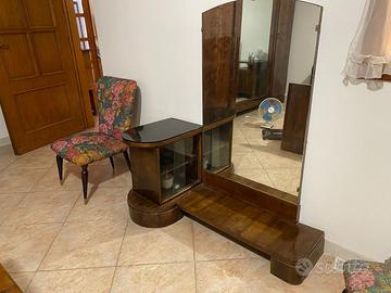 Pettiniera in noce  / Art deco