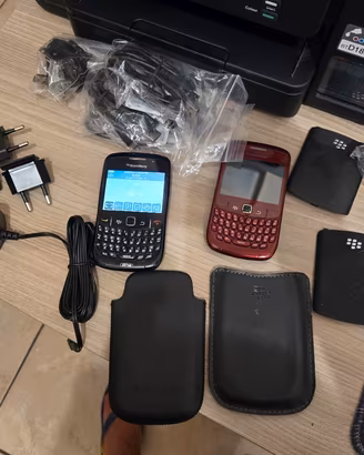 BlackBerry Curve lotto 2 smartphone nero/rosso