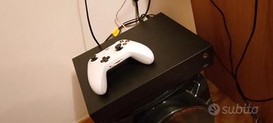  Xbox One x più controller+ giochi se volete 