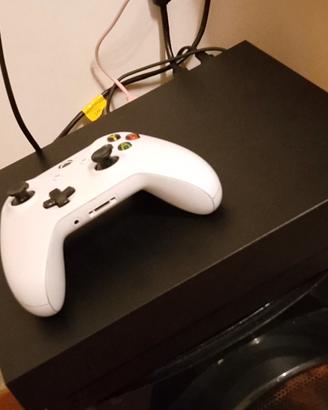  Xbox One x più controller+ giochi se volete 