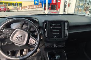 volvo. xc40