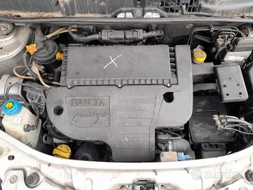 CAMBIO LANCIA YPSILON «I» (2004)