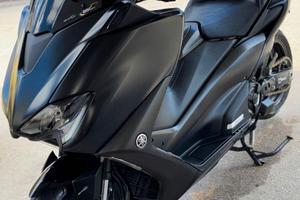 TMAX 560
