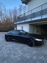 Jaguar f-type R-Dynamic