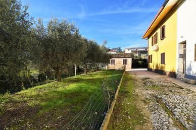 SOLUZIONE INDIPENDENTE di 95 Mq con Corte e Garage