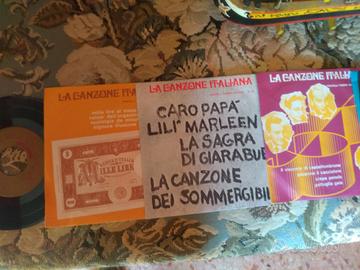 n. 28 dischi in vinile a 45 giri