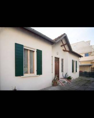 VILLETTA UNICA NEL SUO GENERE NEL CENTRO DI CATTOL