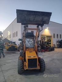 Mini terna JCB