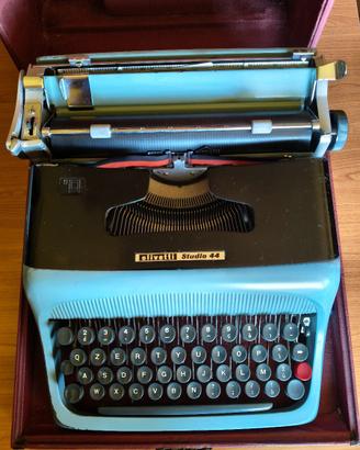 Macchina da scrivere Olivetti Studio 44