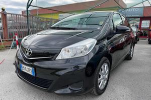 TOYOTA Yaris 1.0 5 porte Lounge