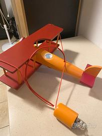 Lampadario aereo in legno colorato