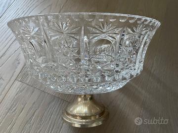 CENTROTAVOLA IN CRISTALLO INTAGLIATO E ARGENTO