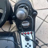 Volante con pedaliera e cambio da corsa Logitech G