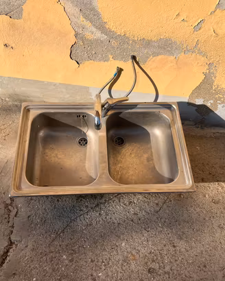 Lavello doppia vasca in acciaio
