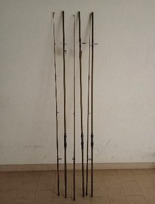 canne da pesca e piombi