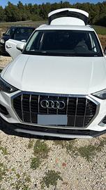 Audi q3 business advanced S tronic 150 tfsi