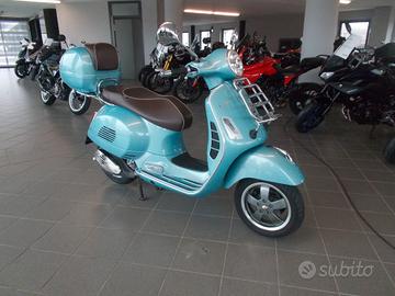 Vespa GTS 300 hpe 70 esimo anniversario