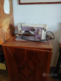 Macchina da cucire Necchi vintage anni '60