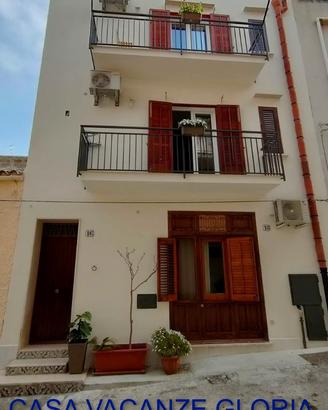 Appar.to con balcone centro ristrut. 2+2 persone
