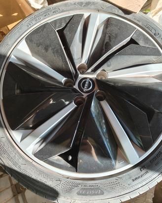 Cerchi in lega Nissan F16 R19