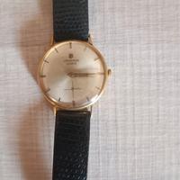 Orologio d'oro vintage Universal Geneve