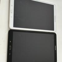 2 Tablet Samsung Galaxy A 2016 bianco e nero