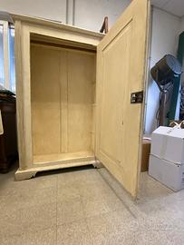 Credenza di antiquariato