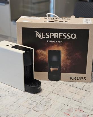 Nespresso Essenza Mini XN1101, Macchina da Caffè 