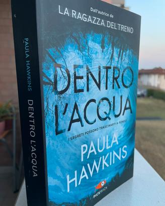 Libro Paula Hawkins - Dentro l’Acqua
