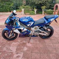 Yamaha YZF R1