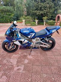 Yamaha YZF R1