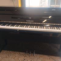 Pianoforte Yamaha NU1 ibrido con trasporto e panca