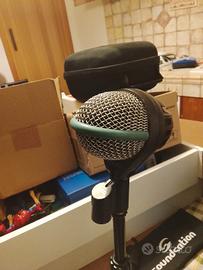 AKG D112