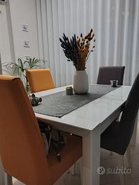 Tavolo salotto con 4 sedie