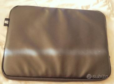 custodia per netbook 
