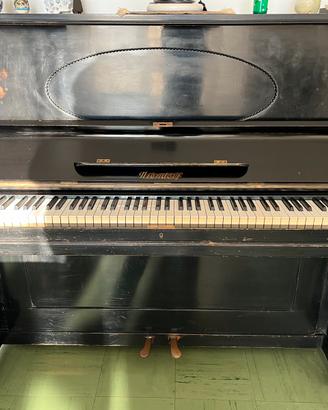 Pianoforte verticale Niendorf, prima metà del 1900