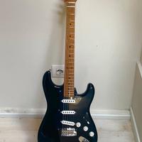 Fender Vintera 50s II Stratocaster nera con case