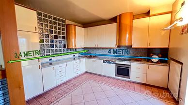 CUCINA grande e di qualità con SOGGIORNO abbinato