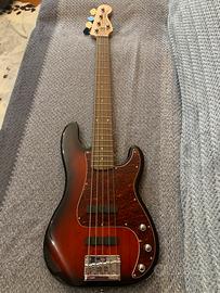 Basso Squier  precision bass by Fender