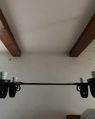 Lampadario in ferro battuto