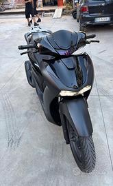 sh 125
