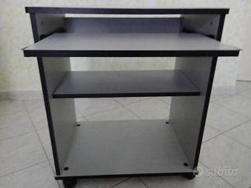 Scrivania porta pc con ruote e ripiano estraibile